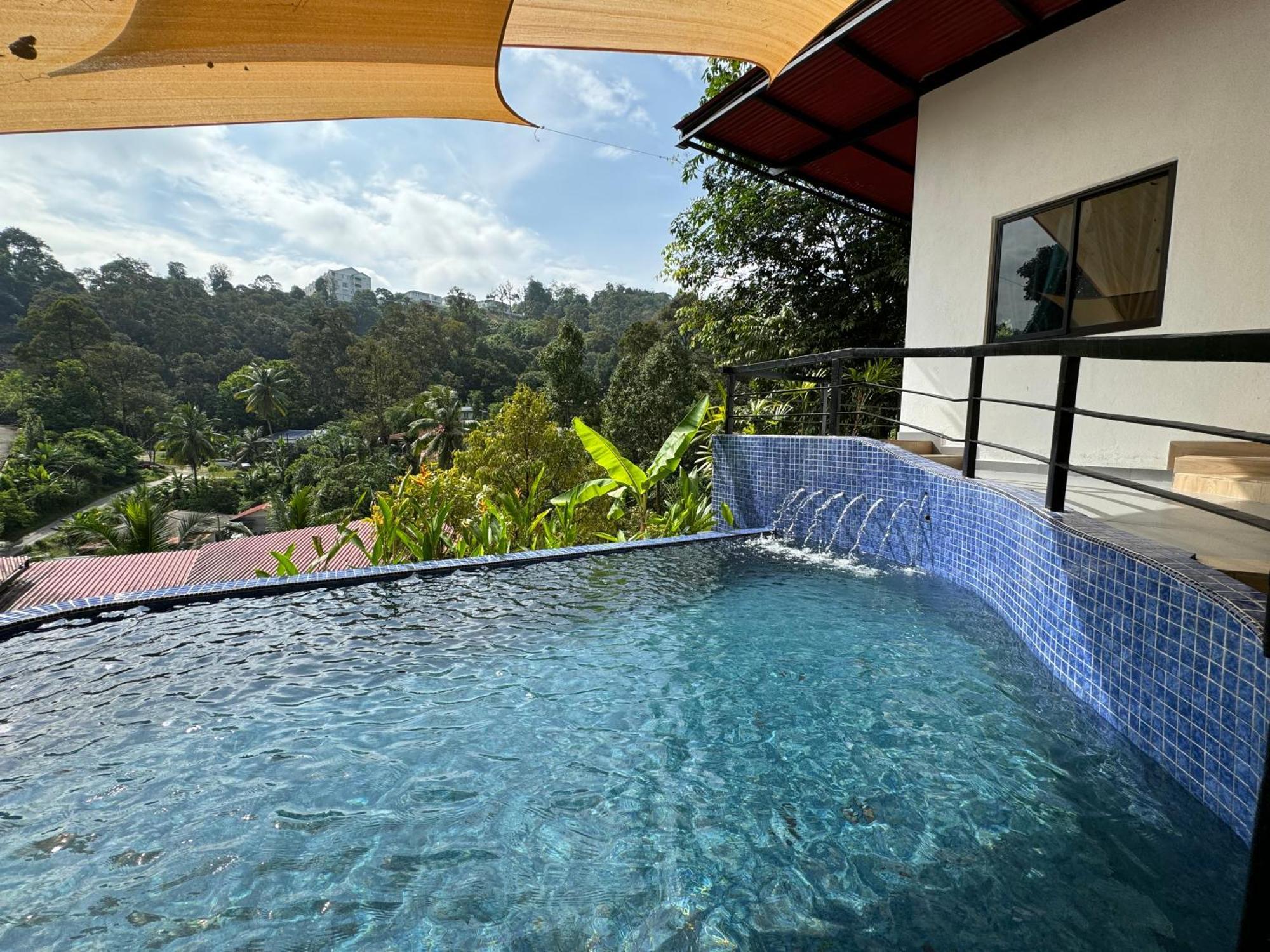 Hillside Red * Kuala Lumpur